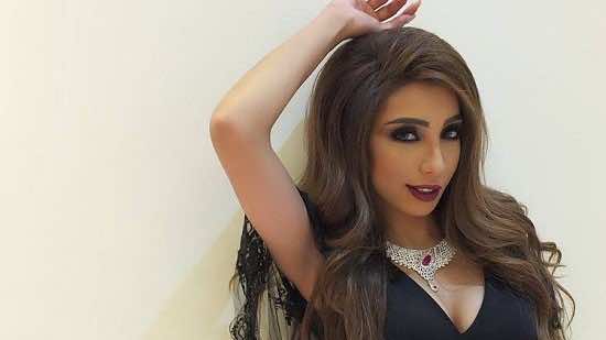 شخص ينتحل صفحة باطمة.. والأخيرة تُحذر