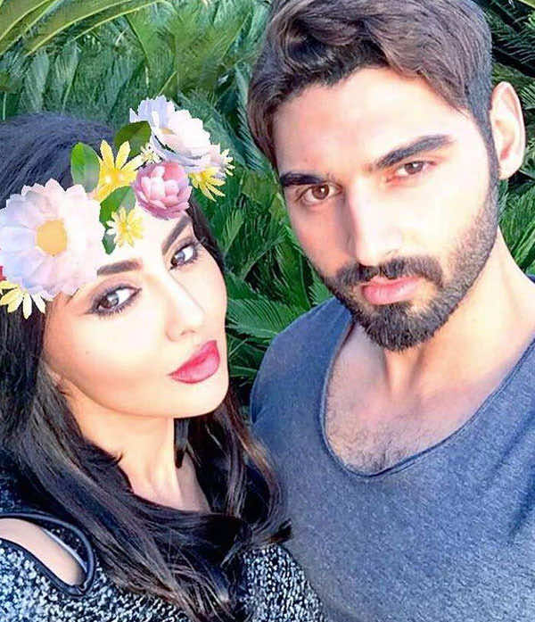 المغربية مريم تحتفل بعد طلاقها من زوجها السعودي- فيديو