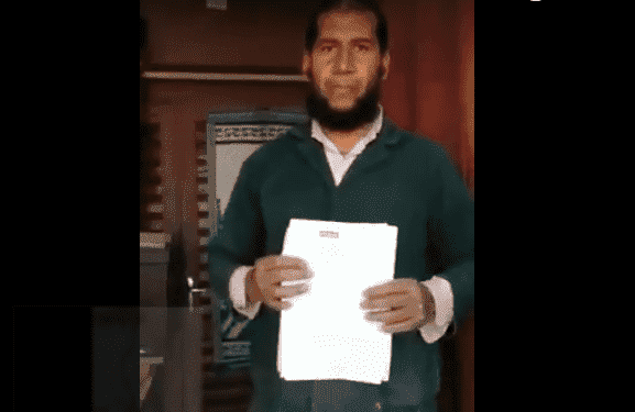 مواطن يواجه الموت رفقة عائلته بسبب أساسات بيته  (فيديو)