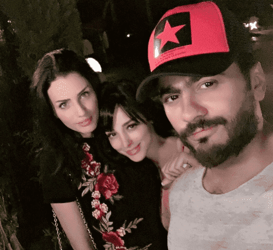 تامر حسني في المغرب لحضور حفل زفاف إيمان ومراد