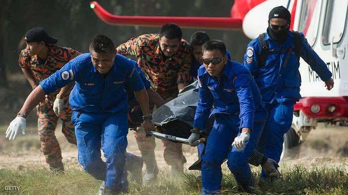 عشرة قتلى و30 مفقودا في غرق مركب