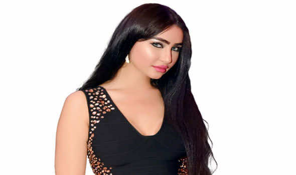 ملكة جمال القارات المغربية تمثل إلى جانب السوري عابد فهد