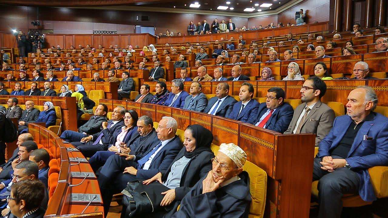 "البام" يتنازل عن 14.5 مليون درهم كرواتب لبرلمانييه