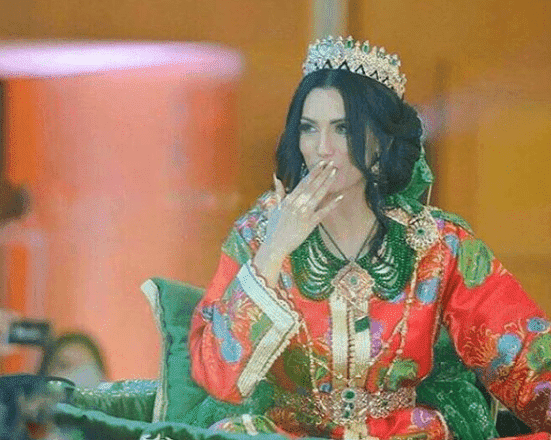 إيمان الباني وضعت مجوهرات مصنوعة خصيصا لها