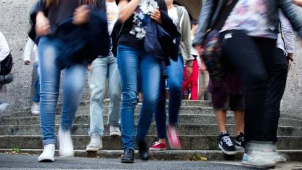 السجن لأب أبلغ مؤسسة تعليمية بوجود قنبلة لِتجنيب ابنه امتحان