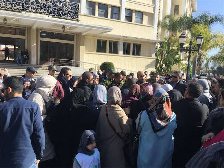  أولياء تلاميذ مدارس "غولن" يعتصمون داخل ولاية طنجة 