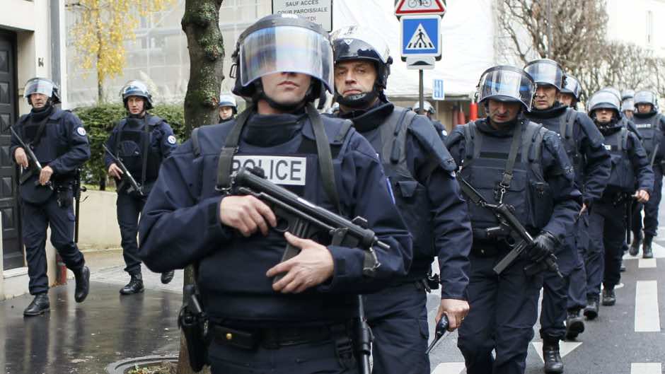 استنفار في فرنسا بعد إفشال هجوم إرهابي بعبوة ناسفة