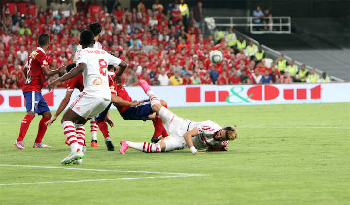 كلاسيكو العرب..الزمالك يهزم الأهلي ويتوج بكأس السوبر المصري