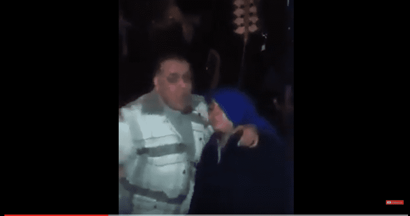 مواطن يبكي بحرقة وسط مستشفى عمومي ويطلب النجدة لانقاذ زوجته - فيديو