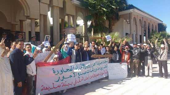 محتجّون : مسؤولون قضائيون تلاعبوا في تنفيذ احكام قضائية  