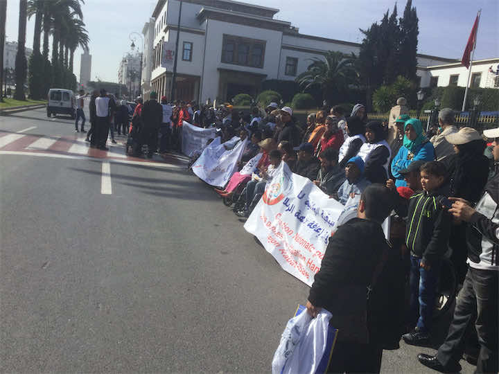 "معاقون" يطالبون بحصتهم في هيكلة العثماني الحكومية