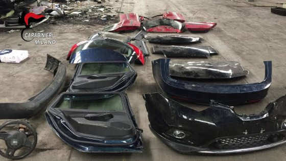 مغربيان ضمن شبكة لسرقة السيارات وتفكيكها بإيطاليا - فيديو