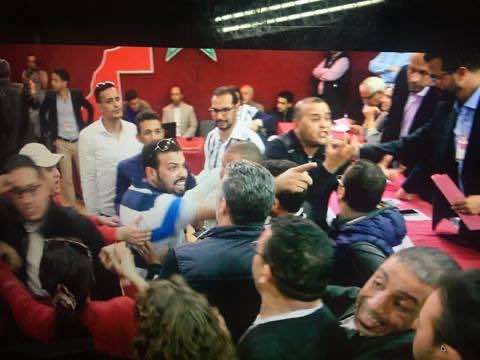 موالون لولد الرشيد يرفضون مغادرة مقر الاستقلال وشباط يلجأ للقضاء