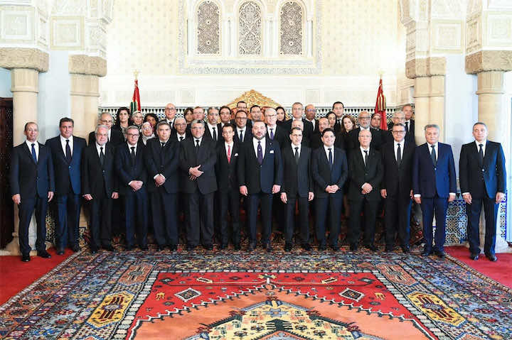 المغاربة يسخرون من تكليف 4 وزراء بالماء