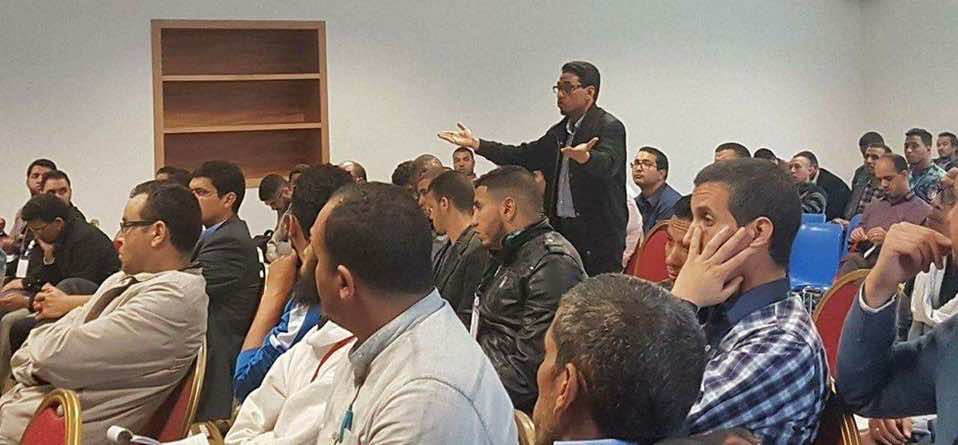 الهوة تتسع  بين شيوخ البيجيدي وشبابه تتفاقم