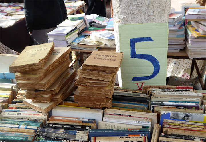 "لاغلى على مسكين"شعار يجسده معرض الكتب المستعملة بالبيضاء-صور