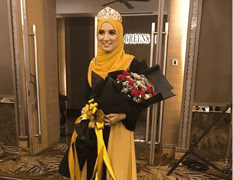 مغربية تحصل على لقب أفضل موديل محجبة في ماليزيا –صور