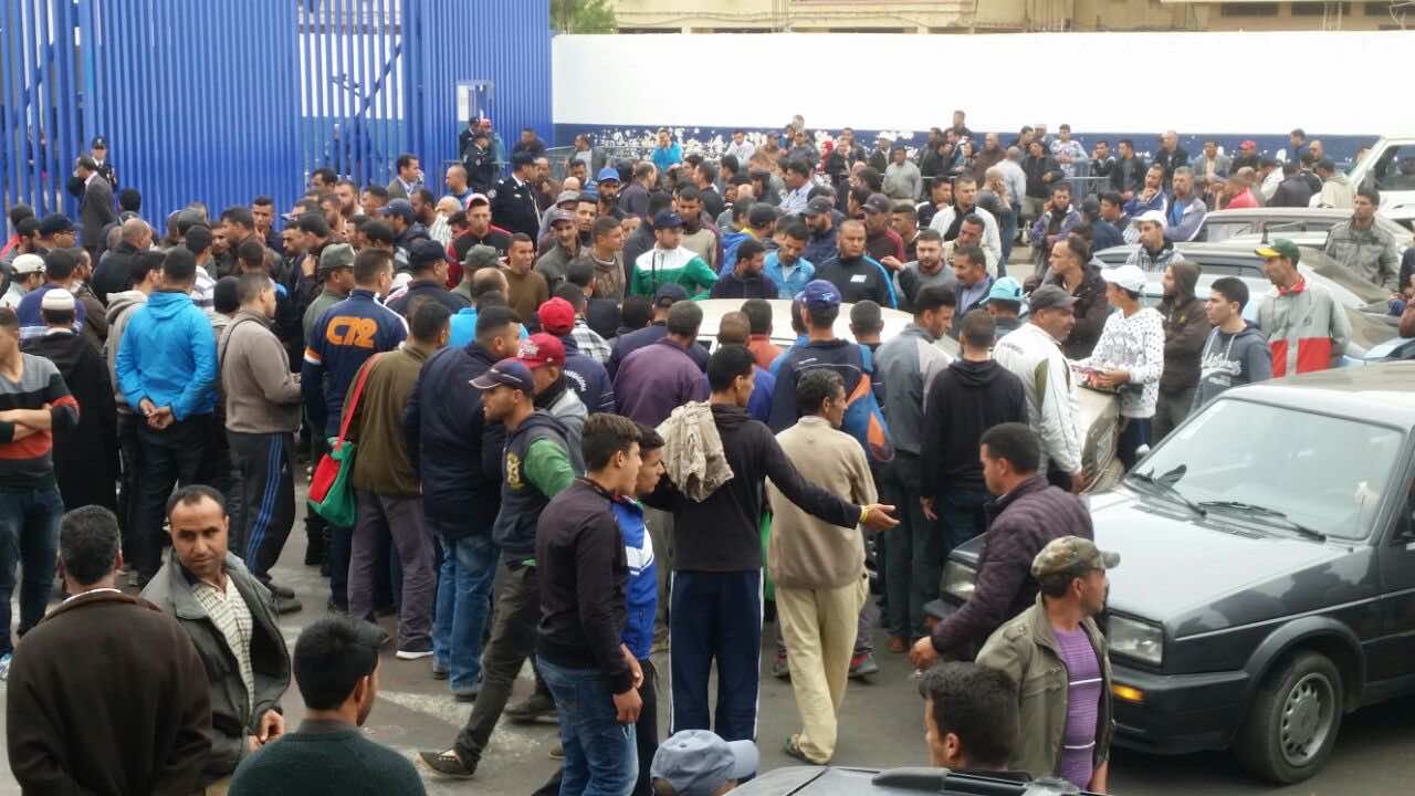 مغاربة يغلقون بالاحتجاج أبواب مليلية - صور