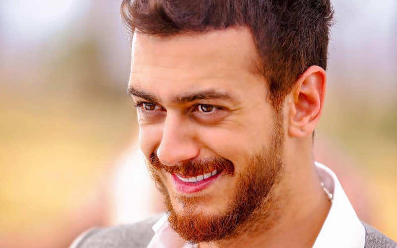 "لمعلم" يدخل الاستوديو لتسجيل أول أغنية بعد السجن