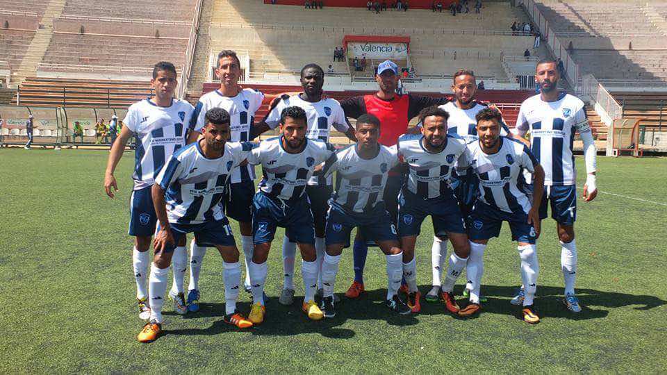خطير..عصابة تهاجم لاعبي فريق مغربي بكلاب "البيتبول" والسيوف