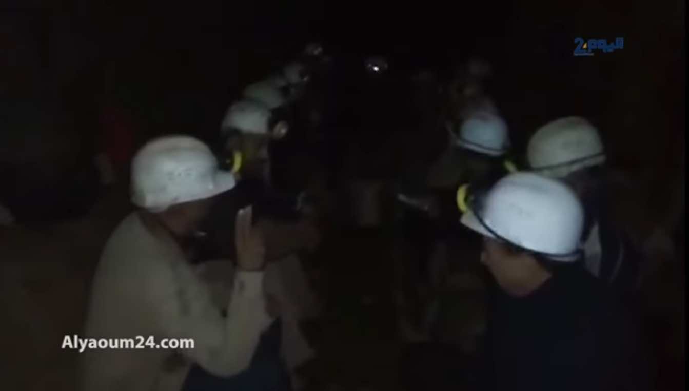 المنجميون المعتصمون تحت الأرض يهددون بمعركة الأمعاء الفارغة - فيديو