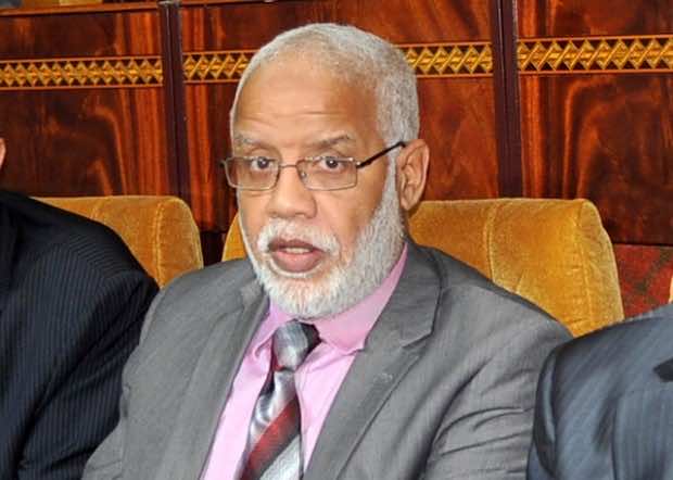 تدوينة تكشف تناقضات يتيم.. التمديد له حلال ولبنكيران حرام
