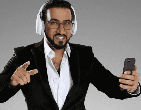 الإماراتي فاضل المزروعي يغني "ما صفياش" بالمغربية – فيديو
