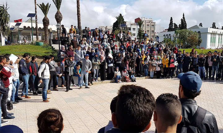 طلبة تطوان يحتجون ضد "الجنس مقابل النقط" - فيديو