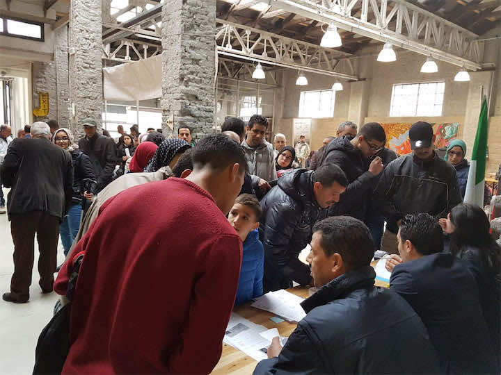إيطاليا..ترحيب كبير لمغاربة "بييمونتي" بقوافل قنصلية تورينو لتقريب خدماتها منهم