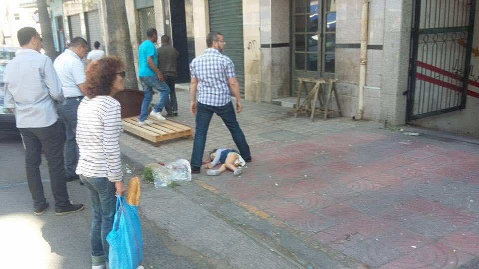 في غفلة من والديها ..طفلة تلقى حتفها بعد سقوطها من الطابق الرابع