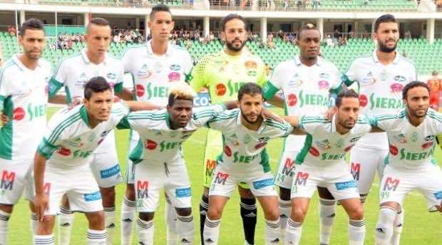 لاعبو الرجاء يقاطعون تدريباتهم ويهددون بـ"منح" الفوز للريف الحسيمي