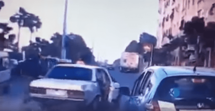 "طاكسي مجنون" يرعب البيضاويين ويعرض حياتهم للخطر- فيديو