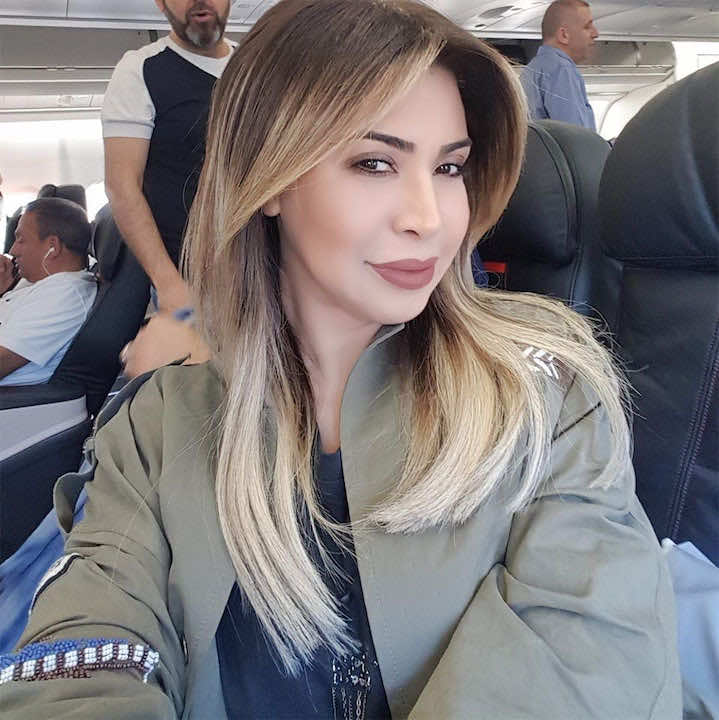 جمهور نوال الزغبي يستقبلها بالورود والهدايا في الرباط - صور