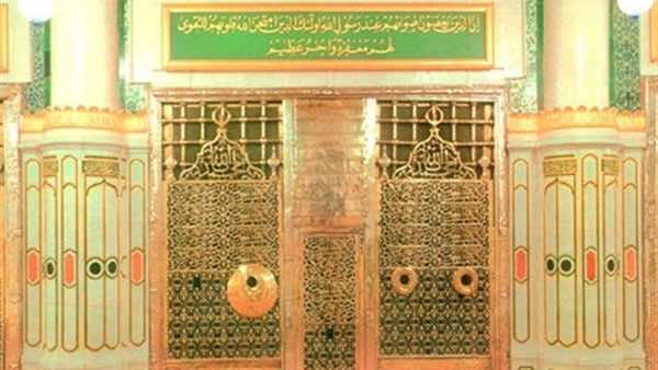 لأول مرة شيخ دخل حجرة الرسول يكشف ما بداخلها - فيديو