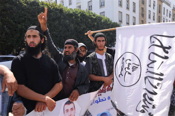 السلفيون يضعون طلبا عاجلا على مكتب وزير العدل - فيديو وصور