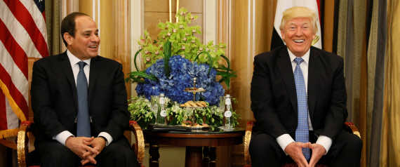 ترامب يدهش قادة الخليج بوصف السيسي