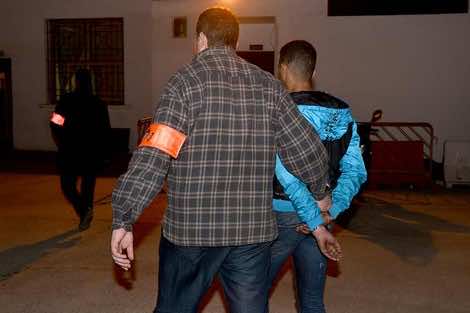 عصابة مسلحة تقودها إمراة تروع سكان حي شعبي في طنجة