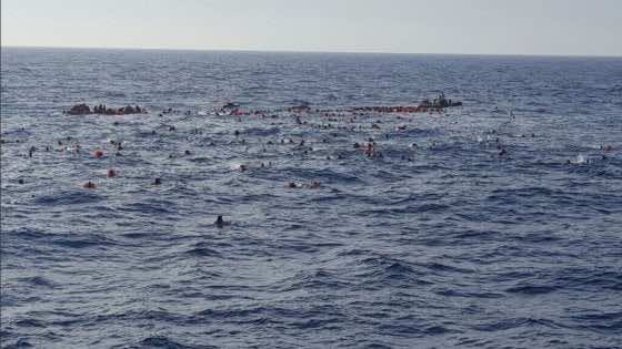 مقتل 34 شخصاً قبالة السواحل الليبية - صور