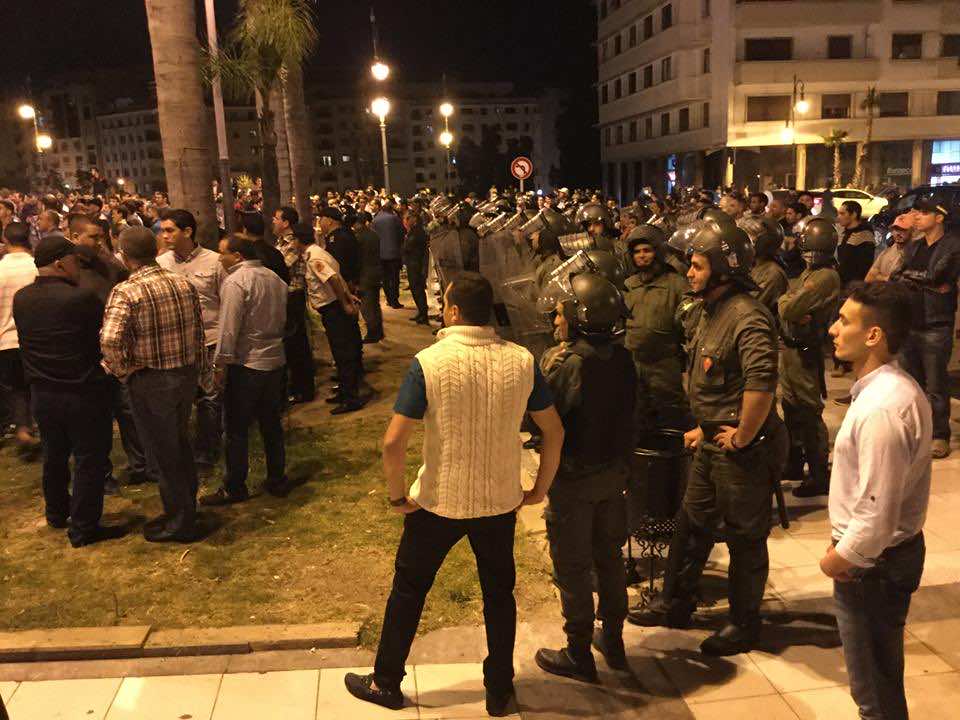 إصابات واعتقالات في مسيرة طنجة التضامنية مع الريف - صور 