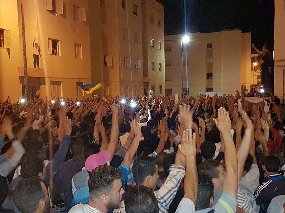 القضاء بالحسيمة يوزع أكثر من 53 سنة سجنا على 26 معتقلا من الريف