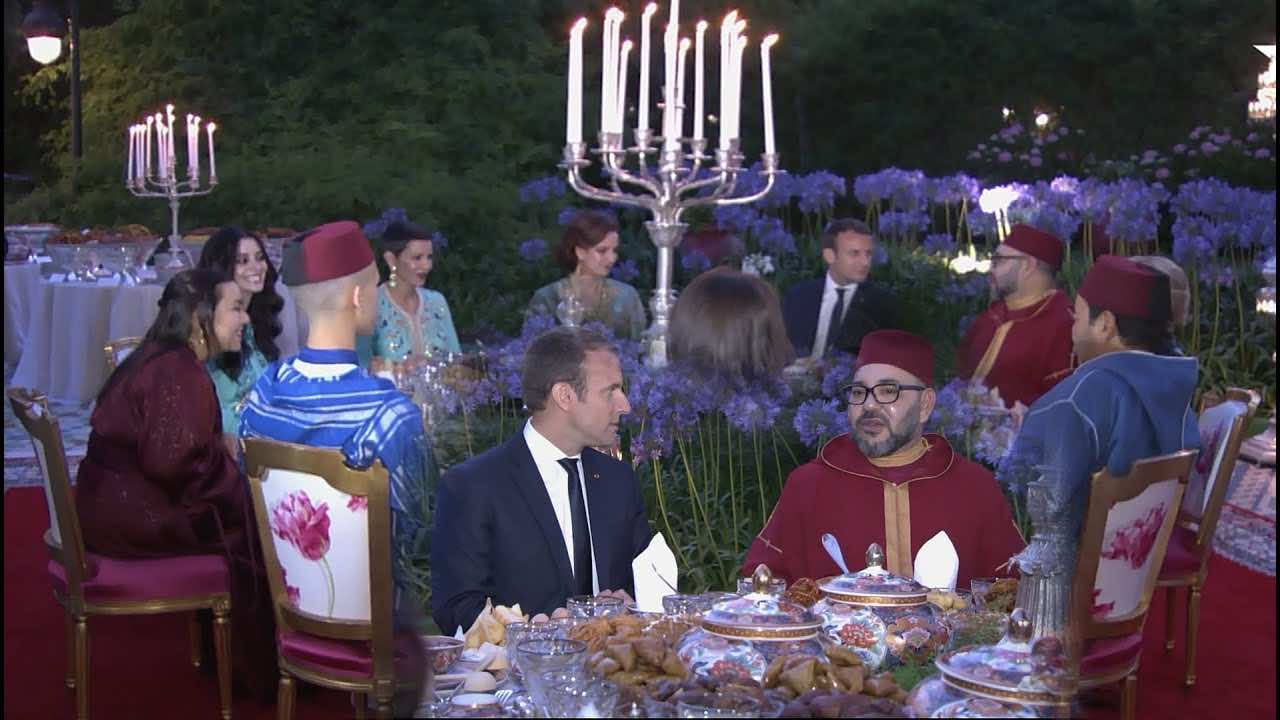 الملك يهنئ الرئيس إيمانويل ماكرون عقب مباراة فرنسا- المغرب في نصف نهائي مونديال قطر