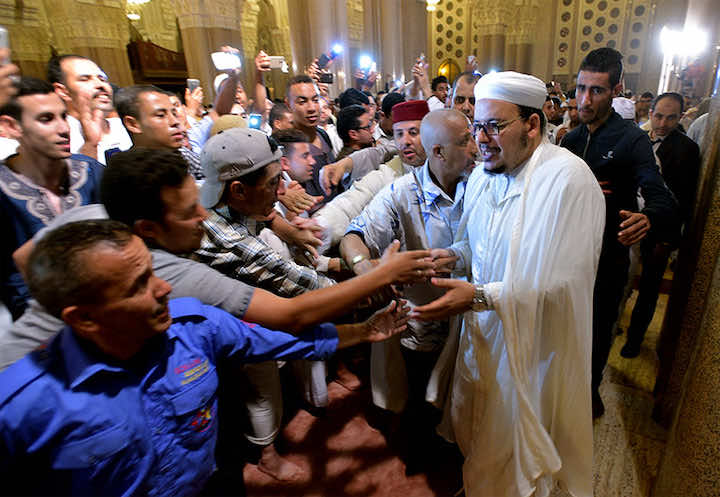 القزابري يجمع ربع مليون مصل في ليلة الختم في مسجد الحسن الثاني - صور وفيديو