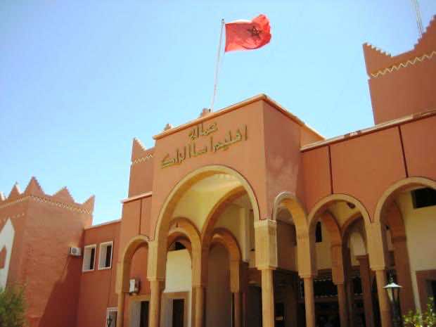 "أسَّا" بين مطرقة انقطاعات الماء والكهرباء أيام "العيد".. ولهيب 50 درجة