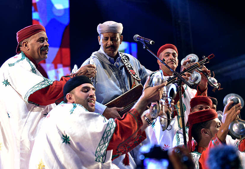 مهرجان كناوة.. "سناركي بابي" والمعلم حميد القصري في حفل الافتتاح