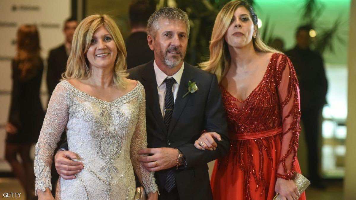 والدة ميسي تخالف التقاليد وتصدم الجميع في حفل زفاف ابنها - صورة