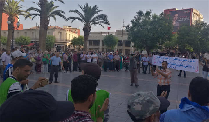 "مناهضة الحكرة" تخرج محتجين بوجدة وتطالب بسراح معتقلي حراك الريف- فيديو