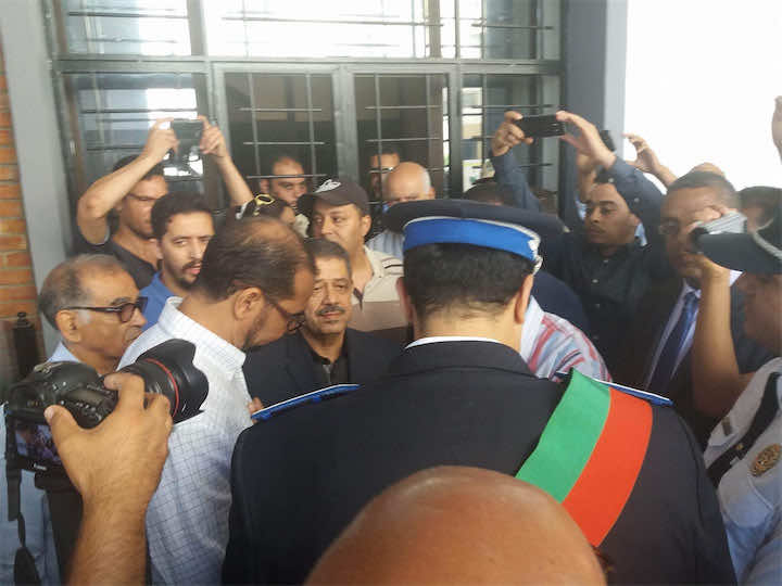 عاجل..شباط يقاوم إفراغ مقر نقابته..إشتباكات بين الأمن وأنصاره! - فيديو