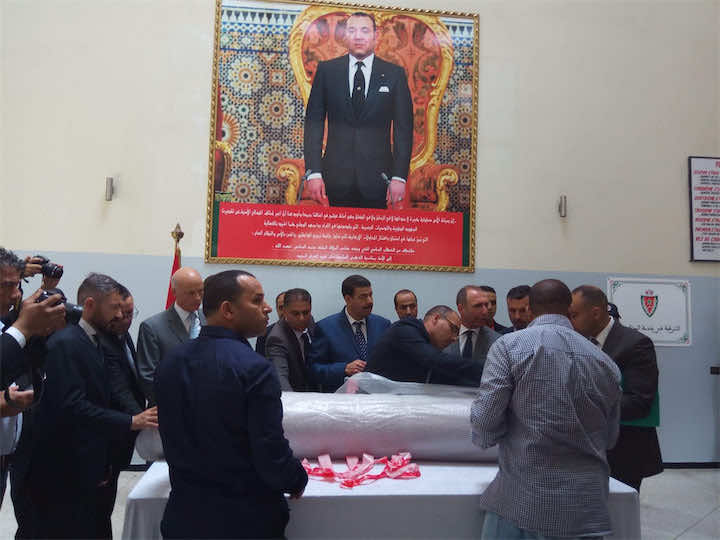 الأمن المغربي يسلم إيطاليا لوحة ثمينة سرقها مغربي وهربها في "زربية"!-صور