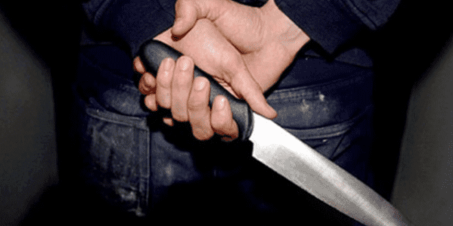 خطير.. طبيب يهاجم بسيف داخل مستشفى لرفضه تقديم وصفة "قرقوبي"