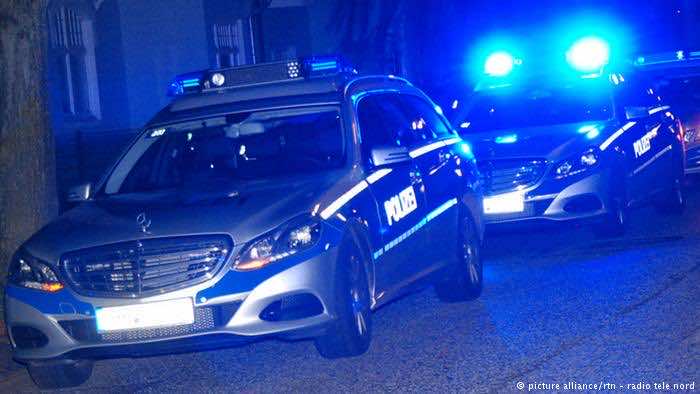 75 شرطيا لفض شجار بين أسرتين عربيتين بسبب الحجاب